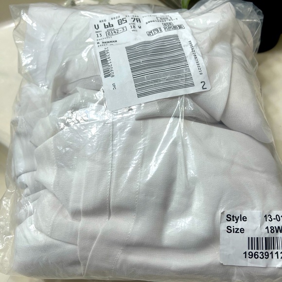 BRAND NEW. 2 piece white outfit from Jessica London. Sz 18W - Picture 2 of 2